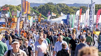 APF exhibition crowd